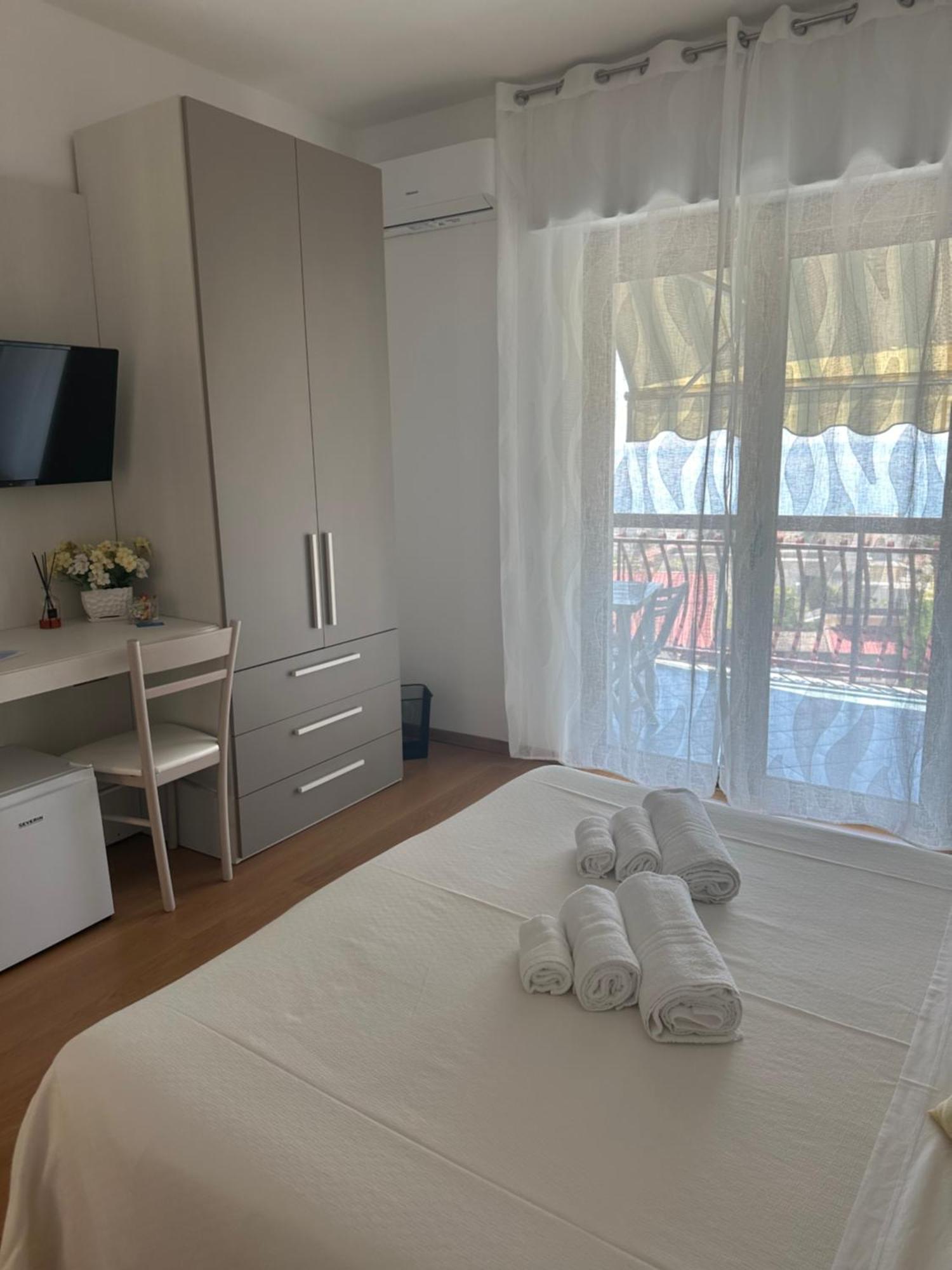 Bnb Nuova Vita Paola Luaran gambar